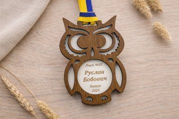 Медаль для випускників зі стрічкою Сова 90х64мм 3928 фото